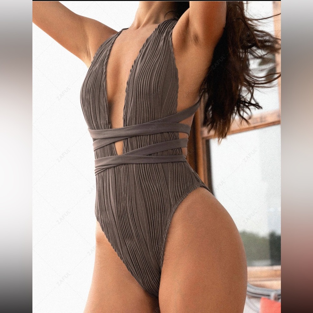 NWNT ZAFUL Deep Coffee one piece swimsuit/ V Neck Ribbed Cross back Small - Picture 3 of 5